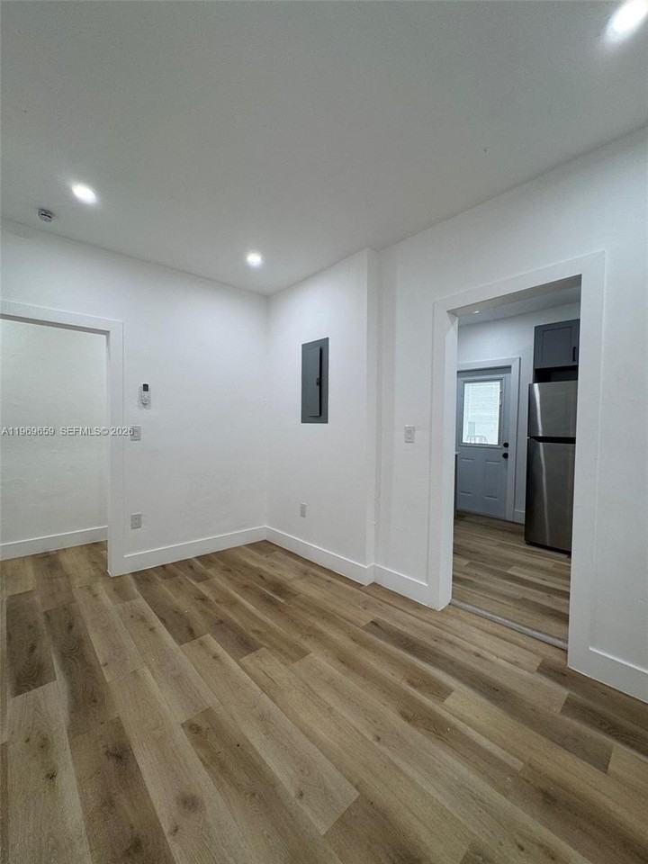 4028 Sw 11th St #4B - Photo 6 of 10