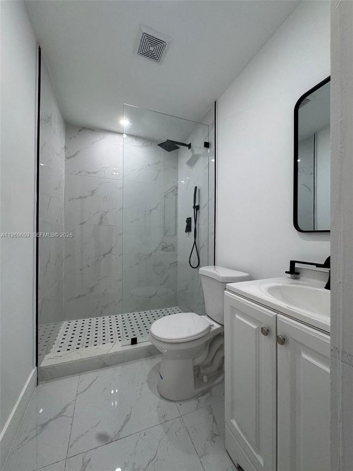 4028 Sw 11th St #4B - Photo 7 of 10