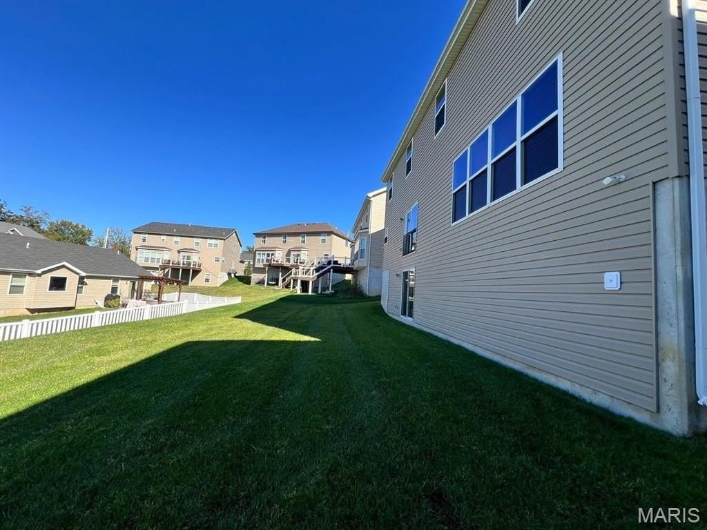 330 Wilhelmine Ct - Photo 5 of 33