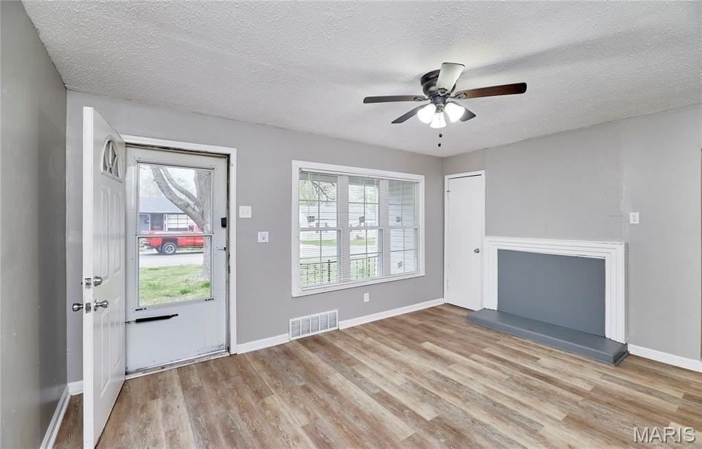 6238 Tyndall Dr - Photo 5 of 25