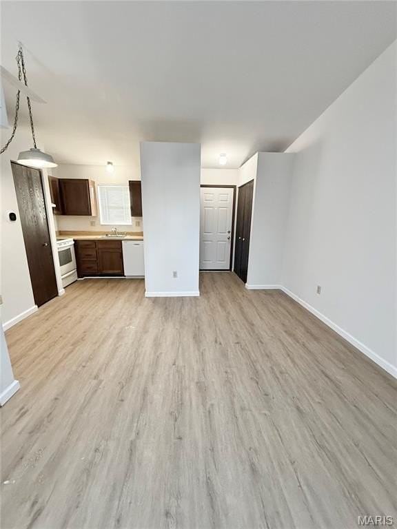 83 Peachtree Ln - Photo 4 of 11