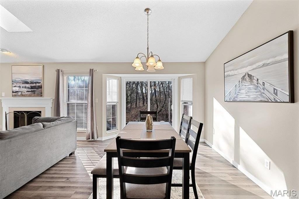 202 Oxford Ave - Photo 6 of 26