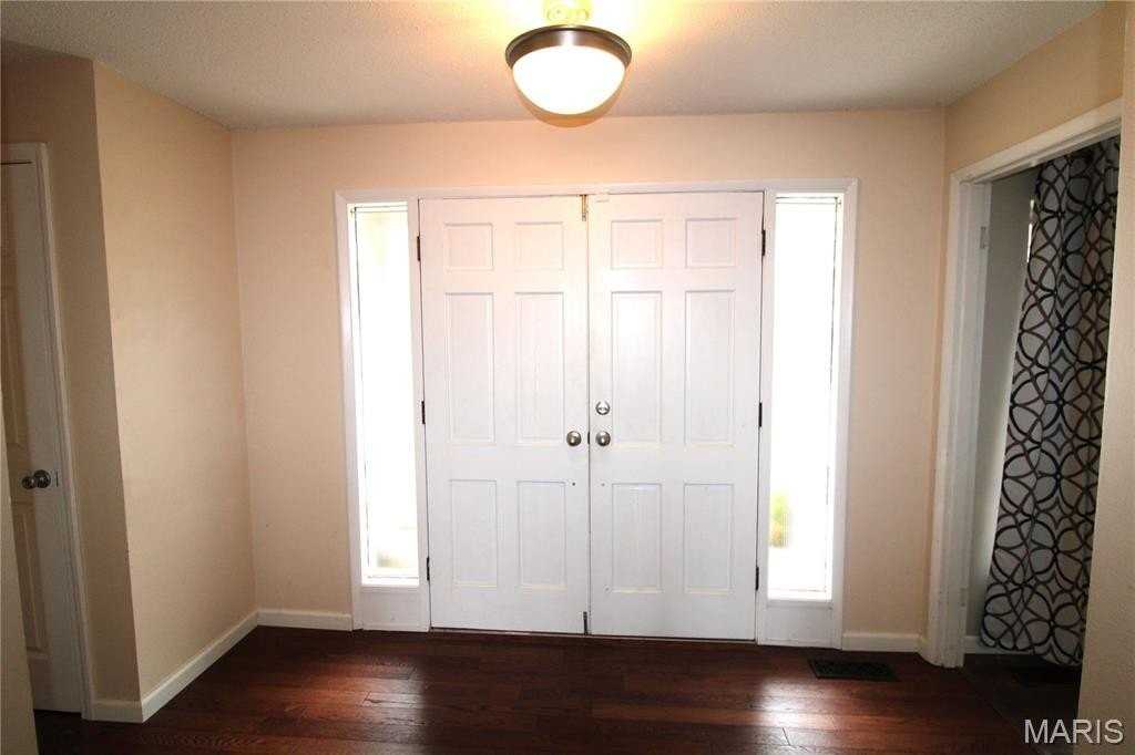 736 Henry Ave - Photo 3 of 39