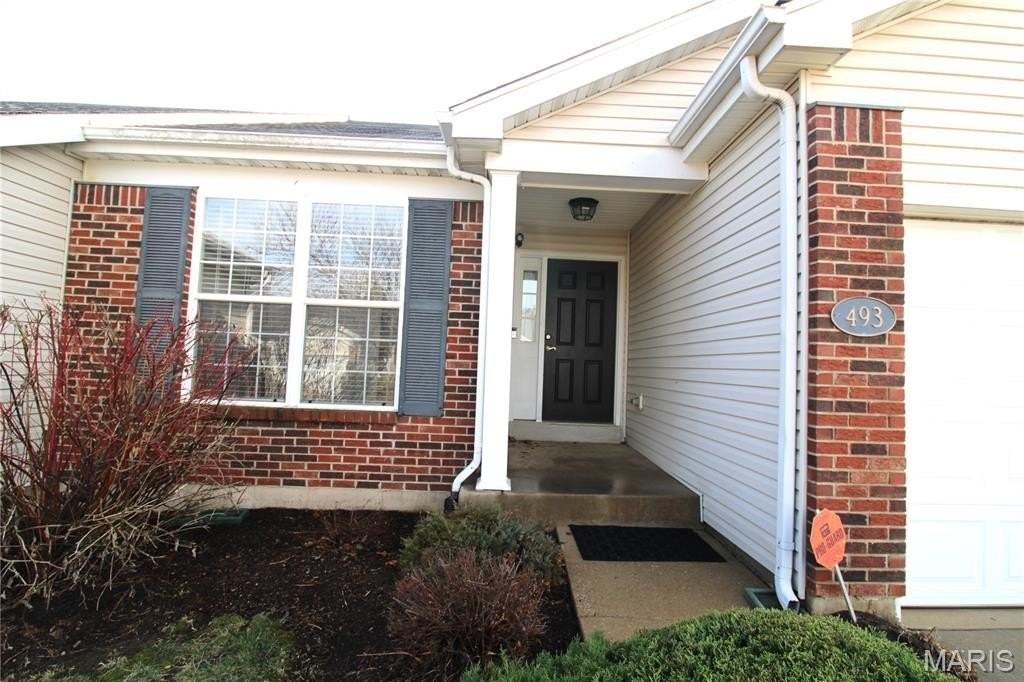 493 Angelique Pl - Photo 2 of 33