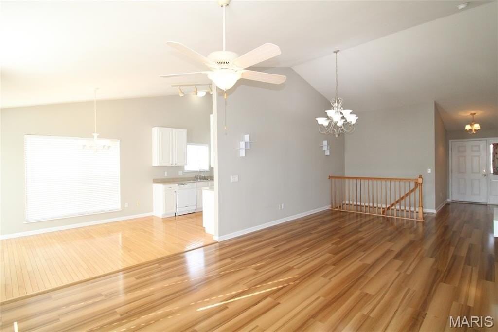 493 Angelique Pl - Photo 6 of 33