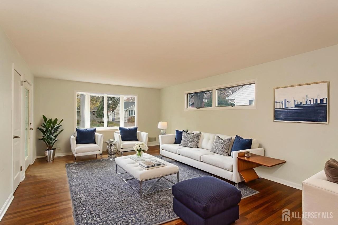 78 Hazelwood Ave - Photo 5 of 27