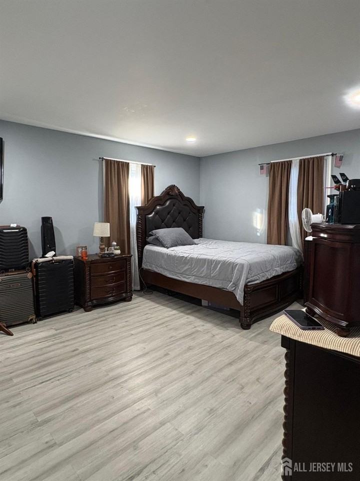 723 Parker St #2 - Photo 4 of 5