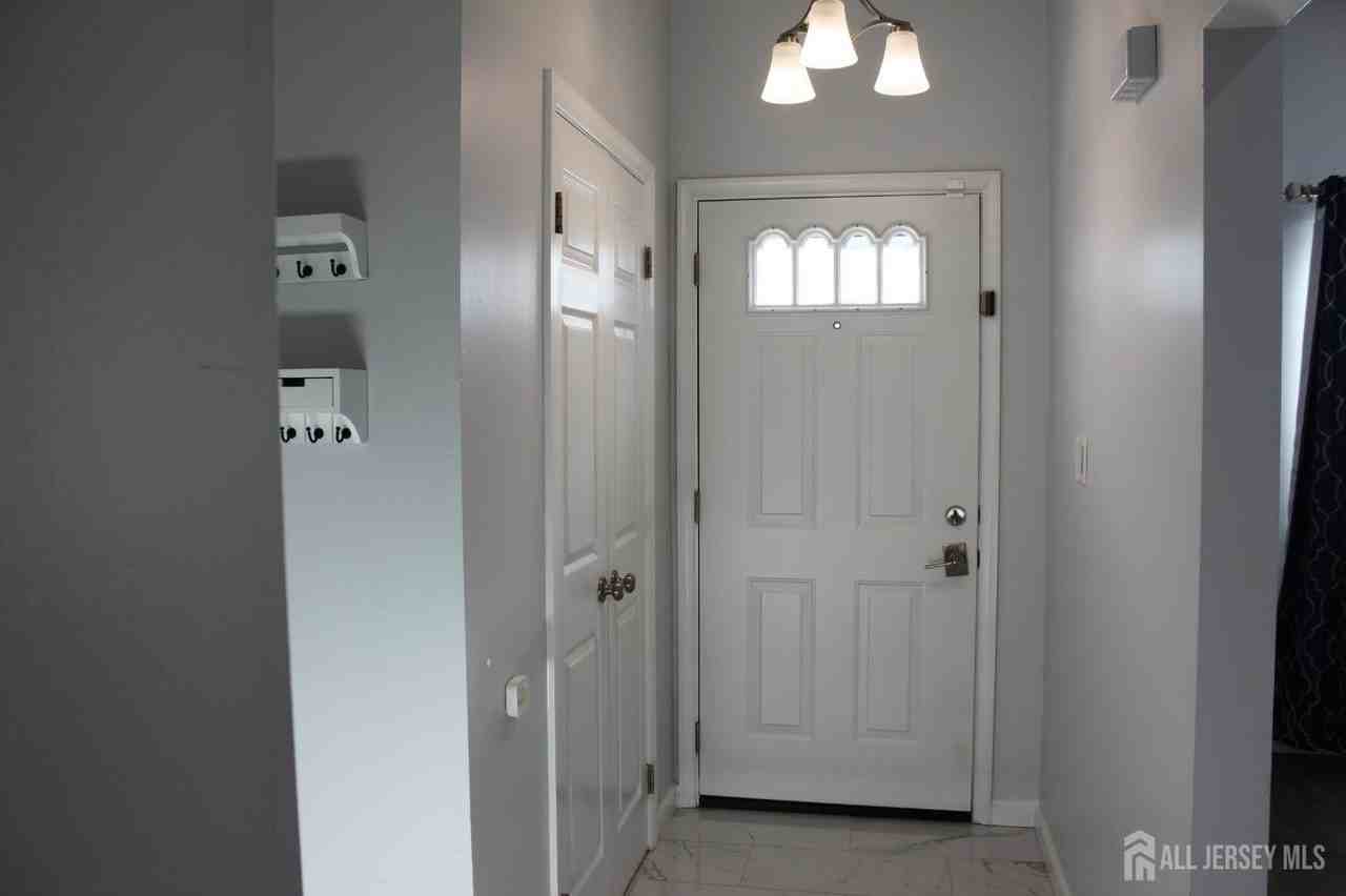 83 Pheasant Run - Photo 3 of 21