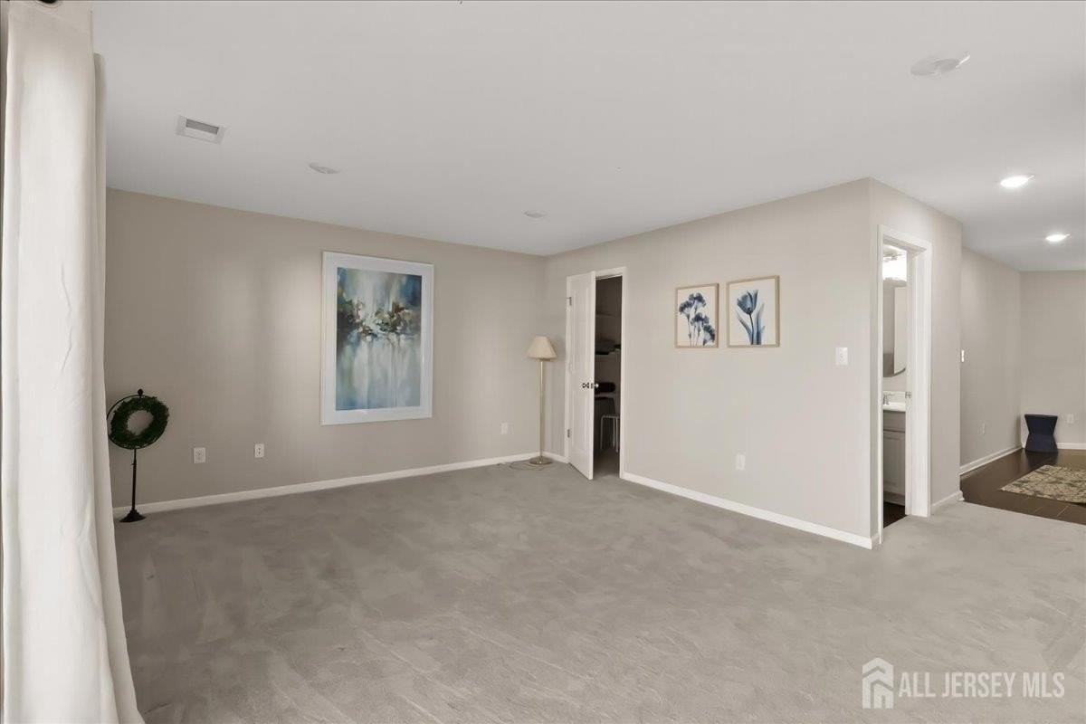 905 Chalmers Ln - Photo 5 of 30