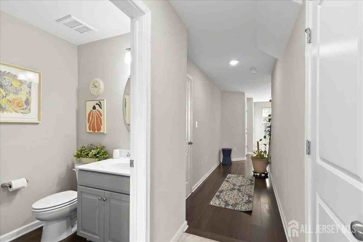 905 Chalmers Ln - Photo 6 of 30