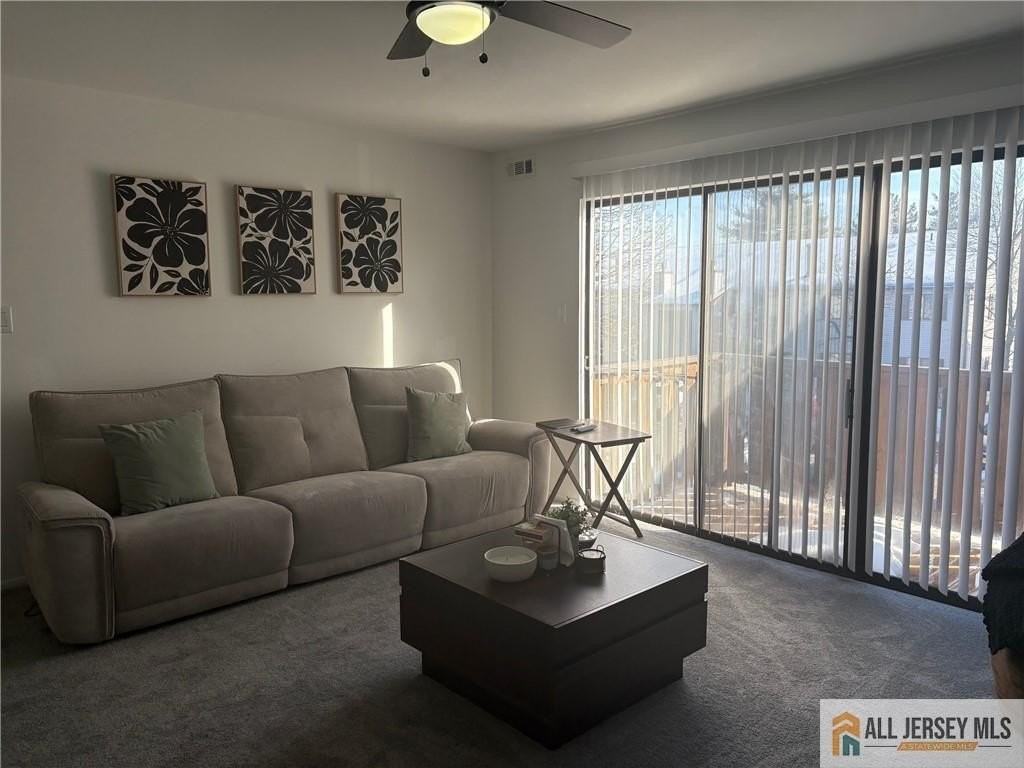 802 Lindsey Ct - Photo 2 of 16