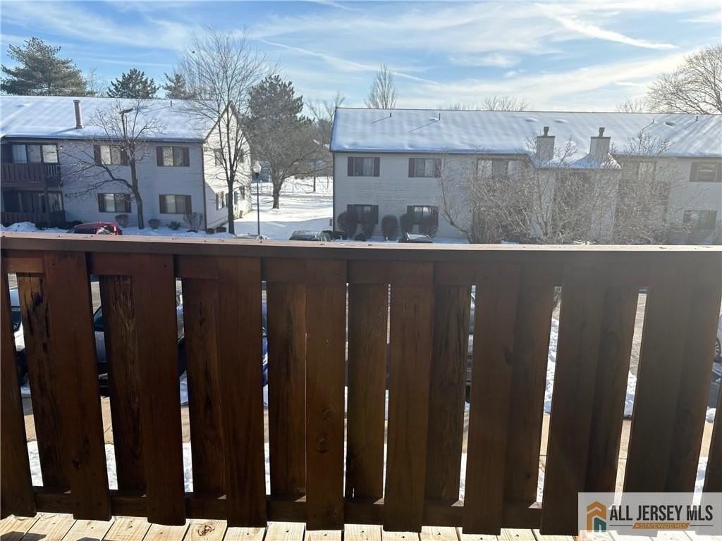 802 Lindsey Ct - Photo 5 of 16