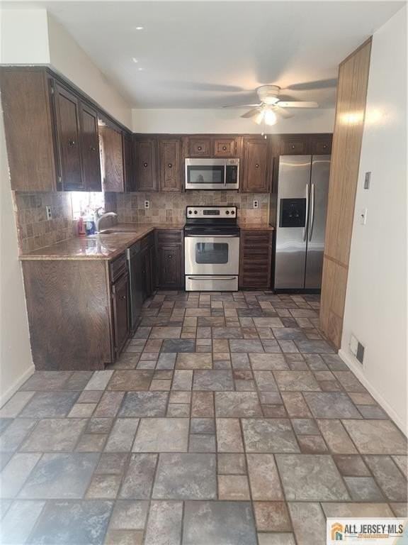 28 Piccadilly Circus #528 - Photo 3 of 12