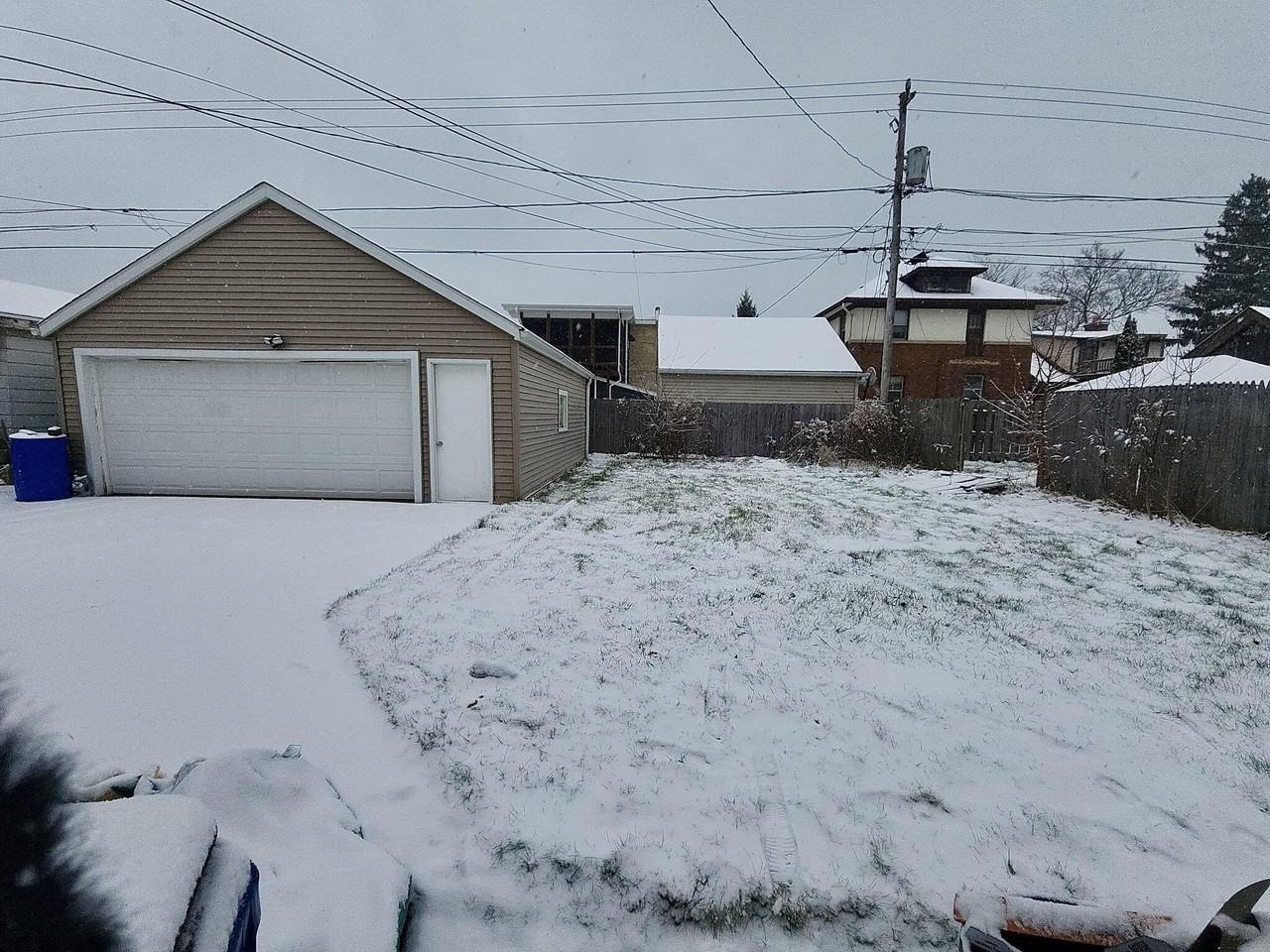 1801 N Wisconsin St - Photo 3 of 18