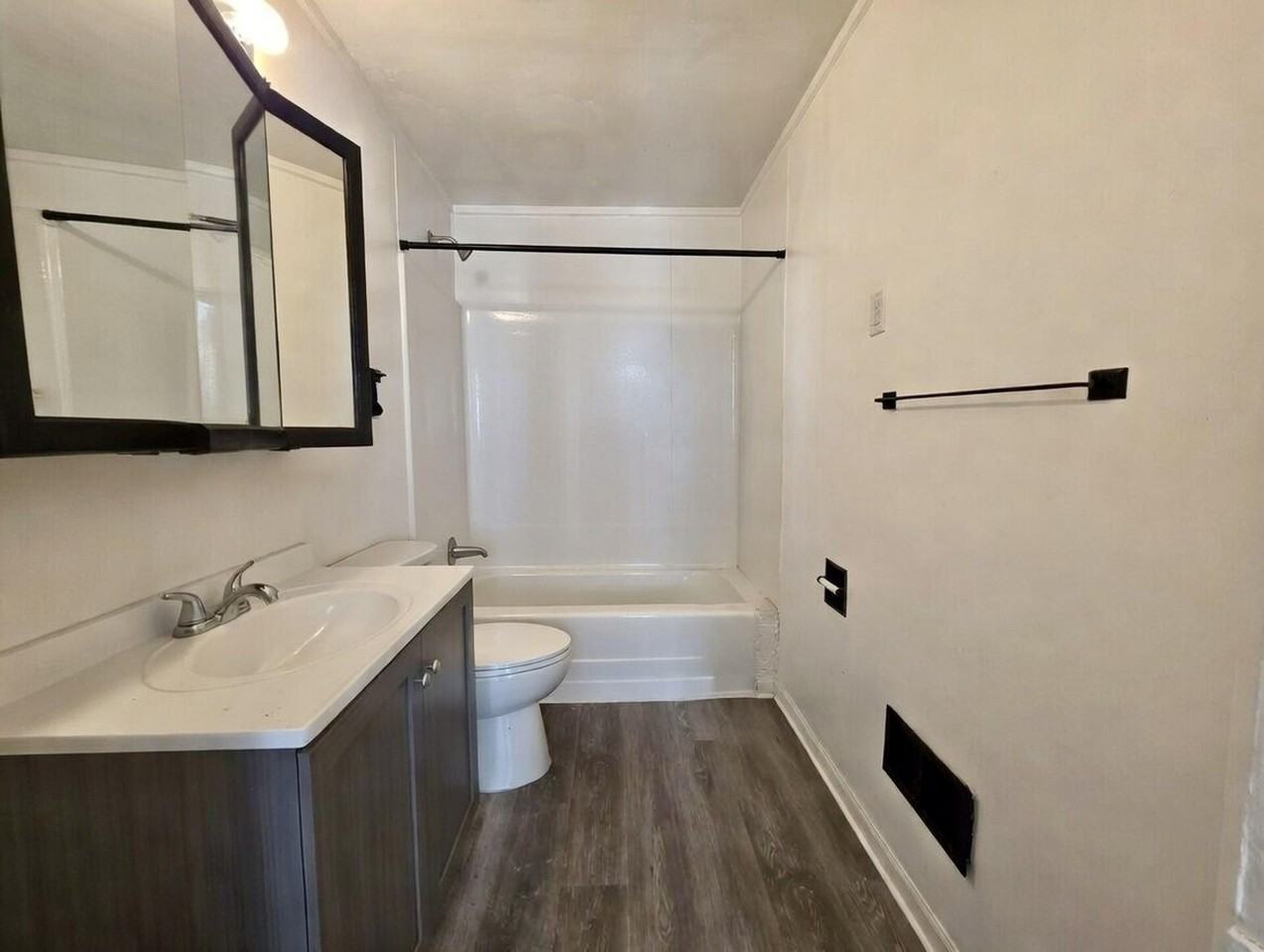 1801 N Wisconsin St - Photo 7 of 17