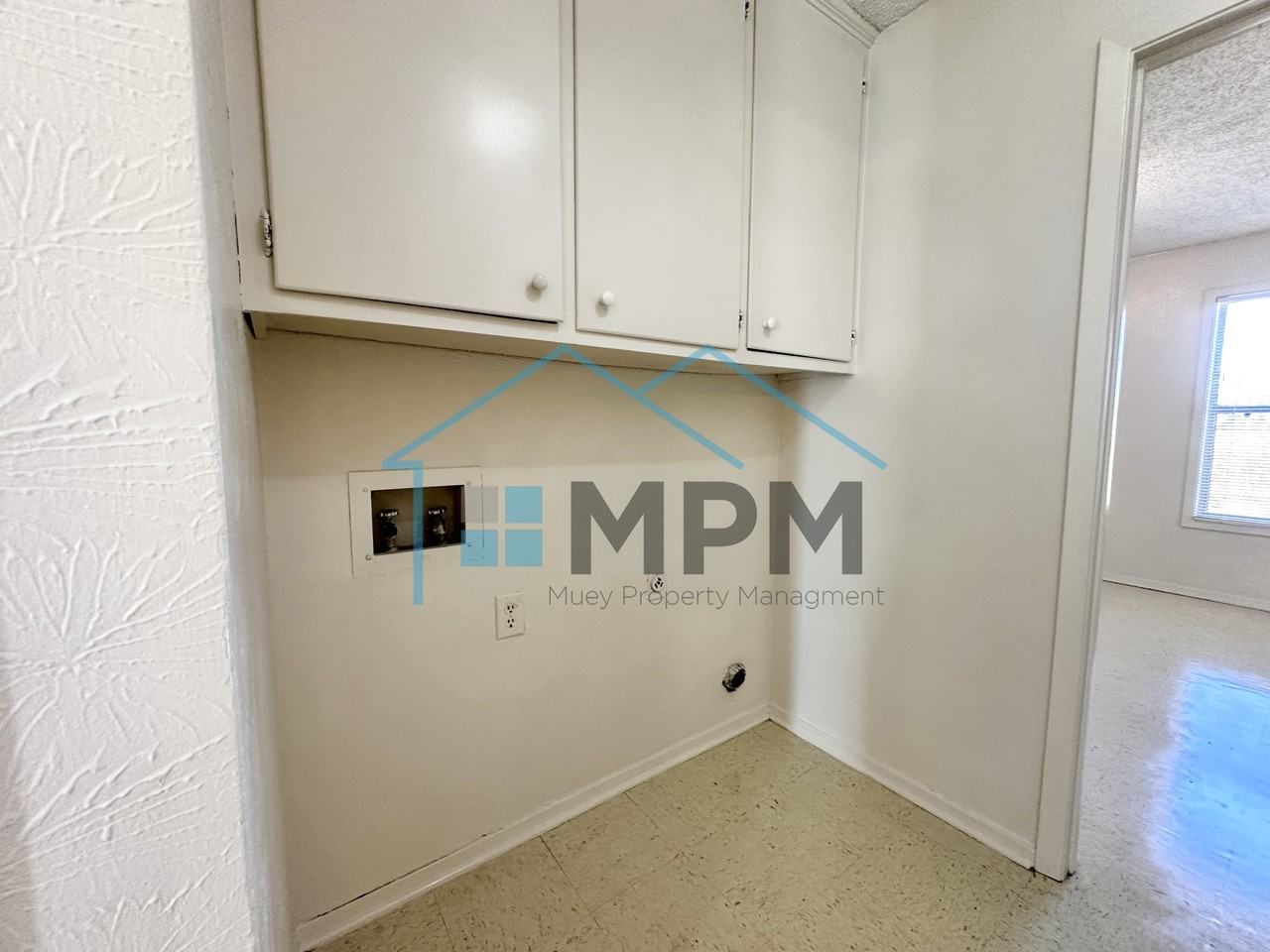 48B Colonial Dr #2 - Photo 4 of 9