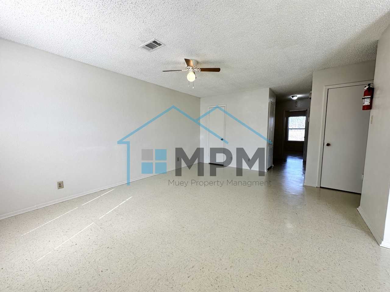 48B Colonial Dr #2 - Photo 5 of 9