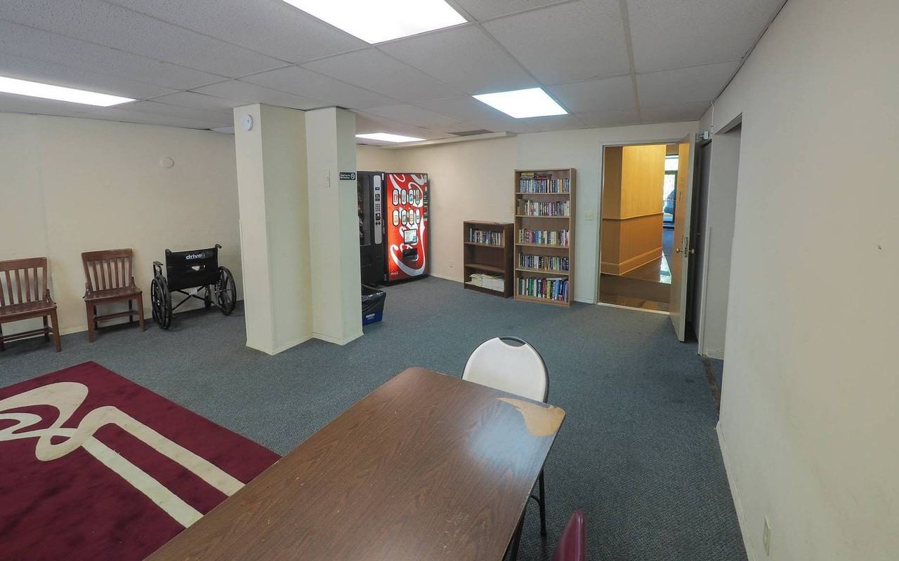 Park Royal - Photo 3 of 15