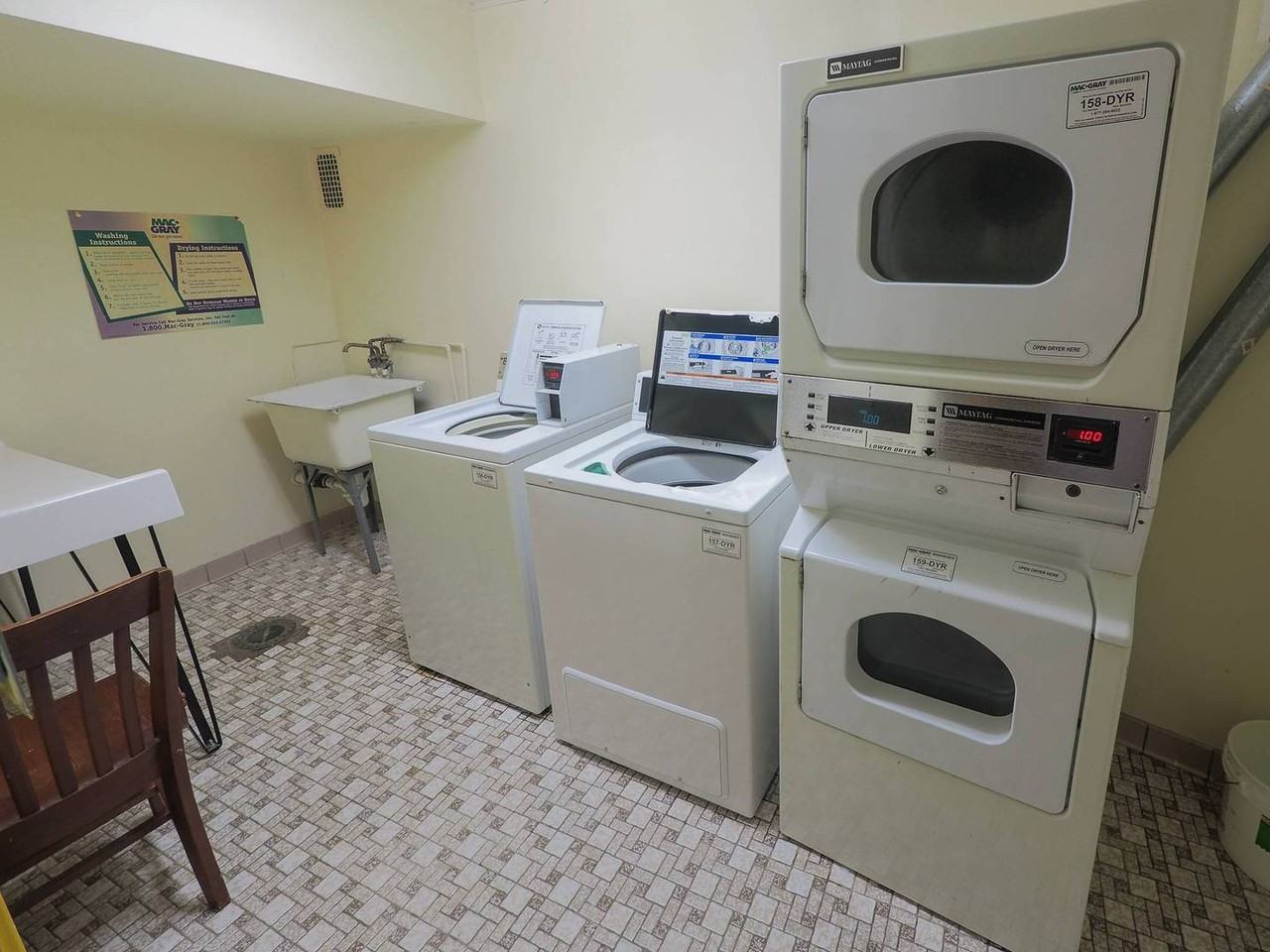 Park Royal - Photo 5 of 15