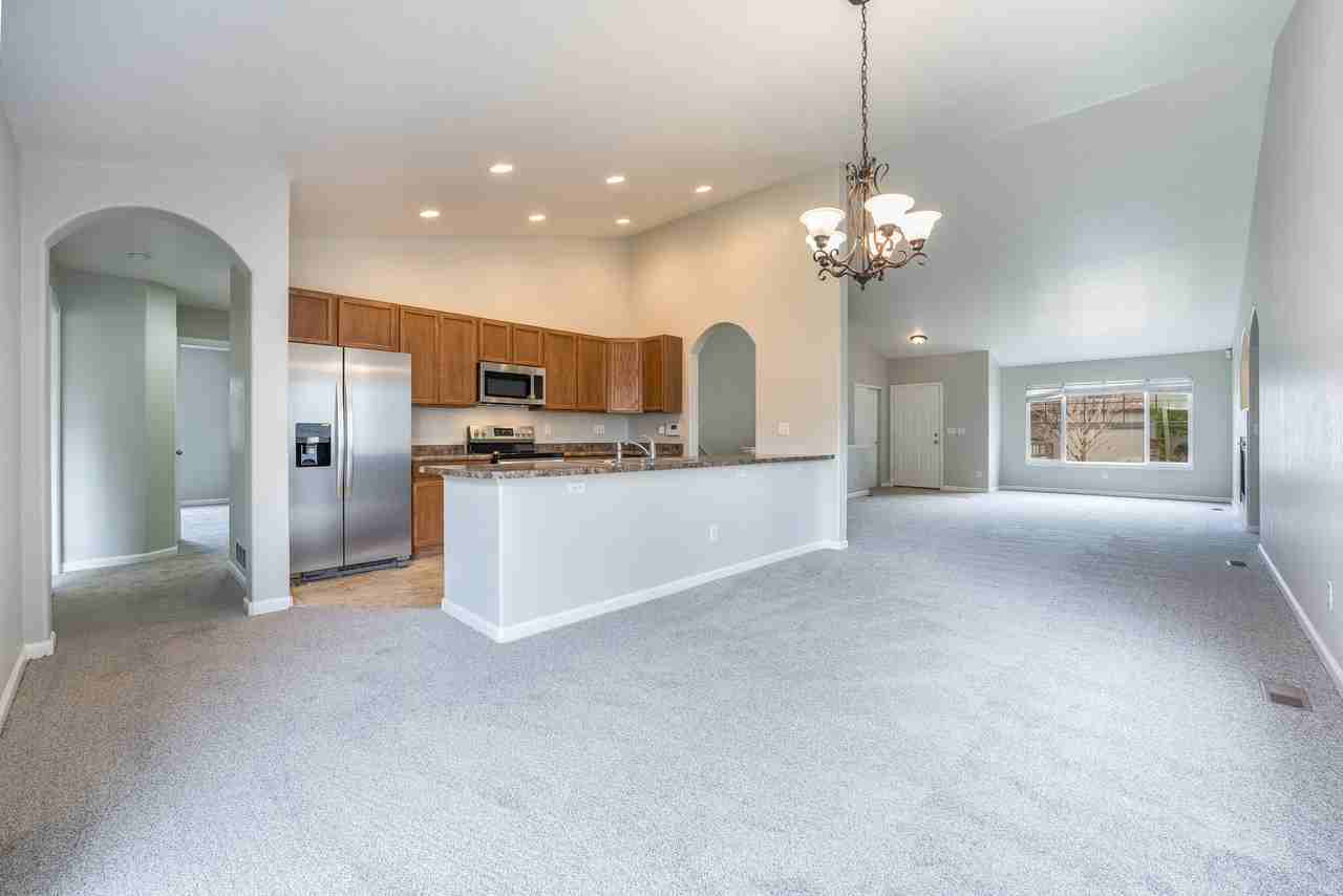 10049 Jasper St #1 - Photo 4 of 20