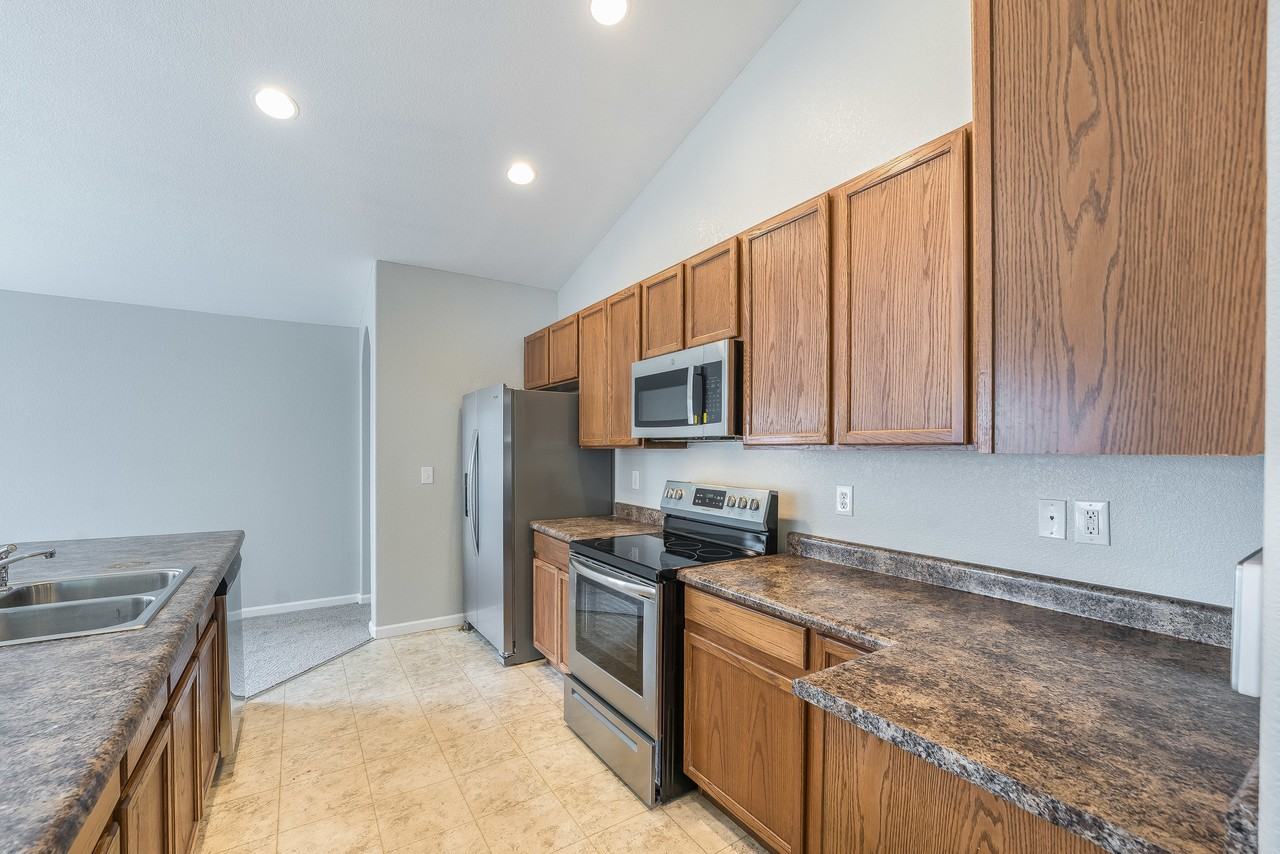 10049 Jasper St #1 - Photo 5 of 20