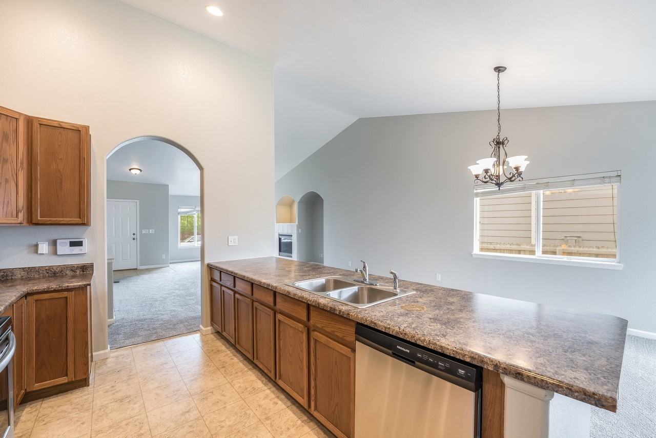 10049 Jasper St #1 - Photo 7 of 20