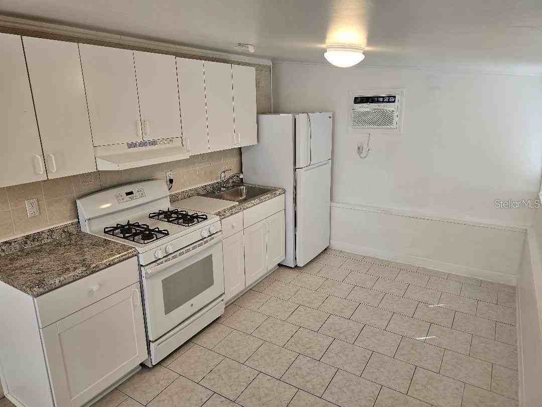 103 32nd St Nw - Photo 3 of 6