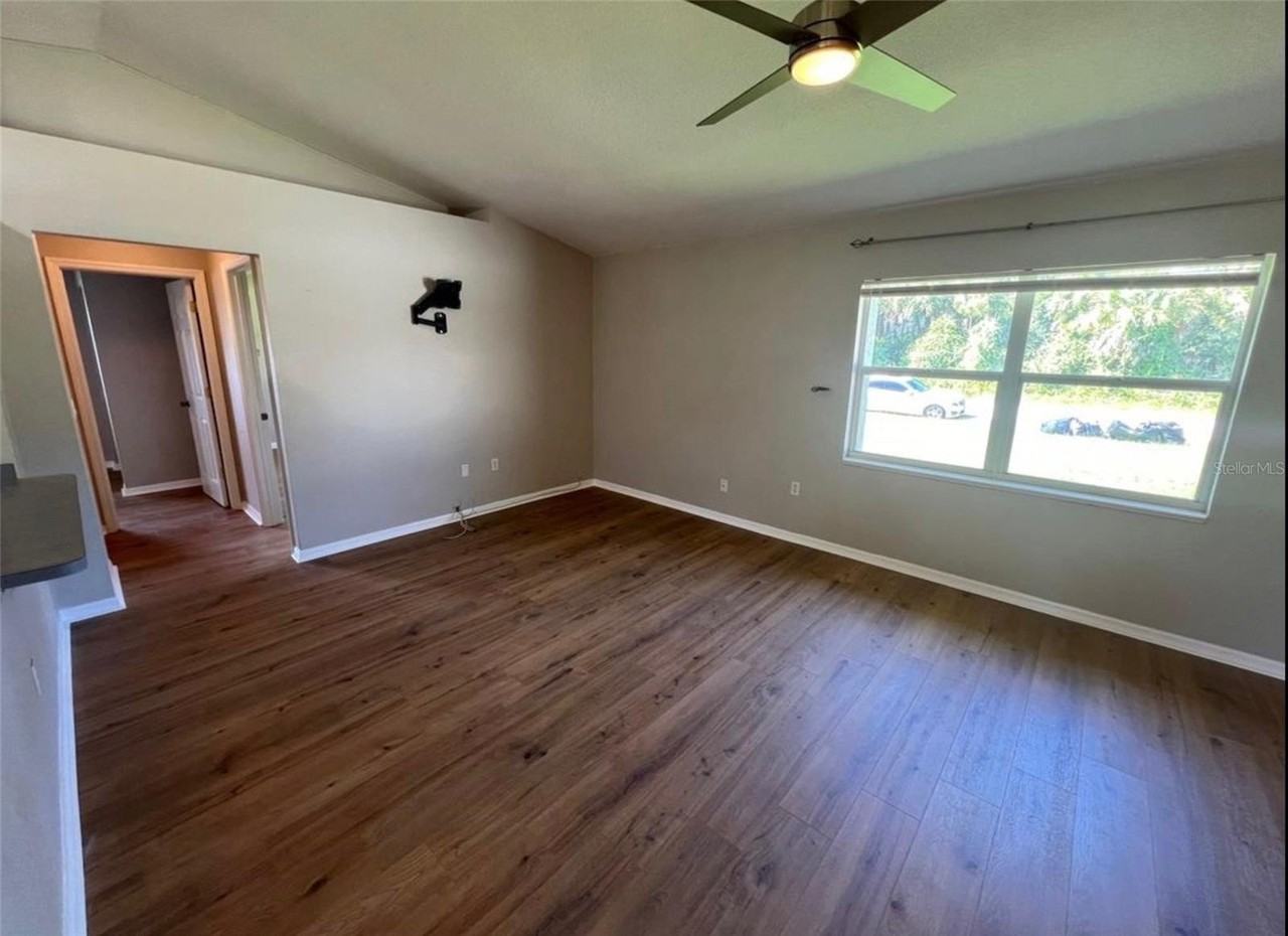 2426 Seagull Ln - Photo 6 of 22