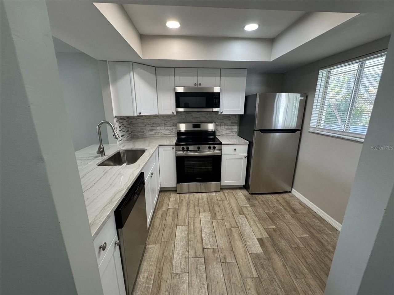 3602 Beneva Rd #405 - Photo 3 of 19