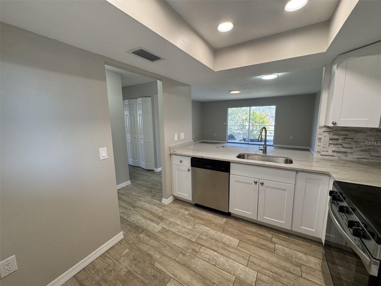 3602 Beneva Rd #405 - Photo 5 of 19