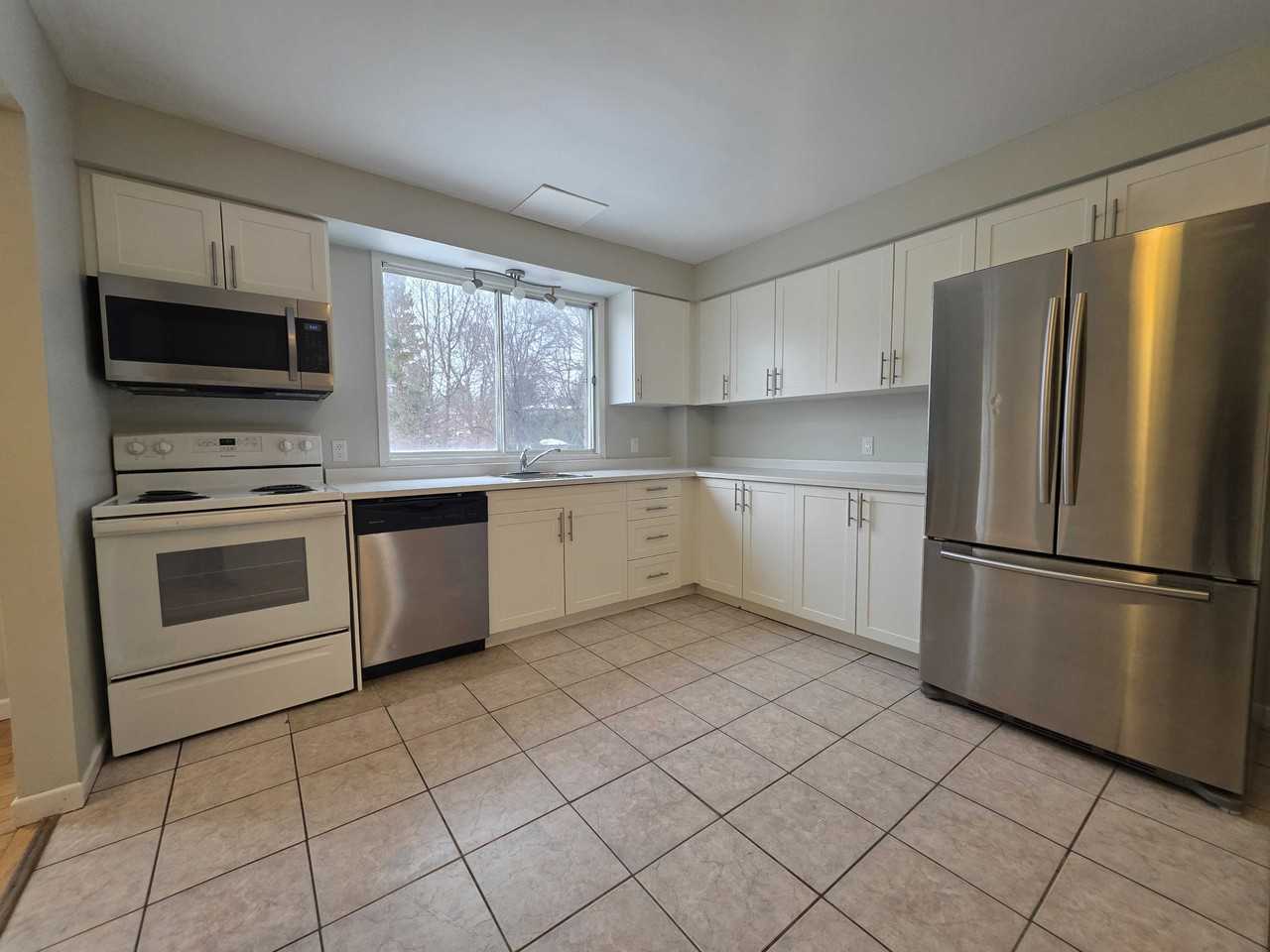 745 Selkirk Rd #1 - Photo 5 of 16