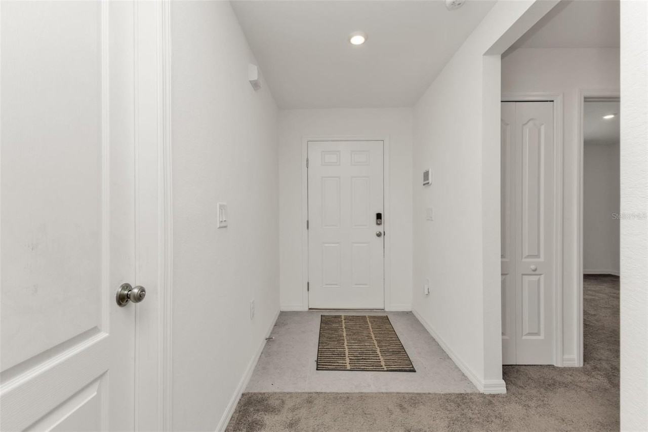 1074 Marcus St - Photo 7 of 34