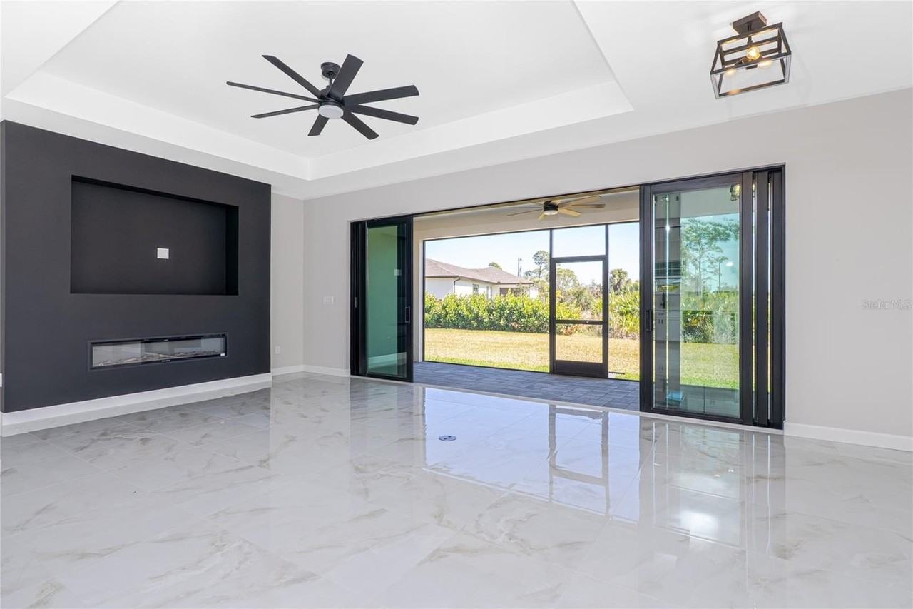 242 Brig Cir W - Photo 7 of 45