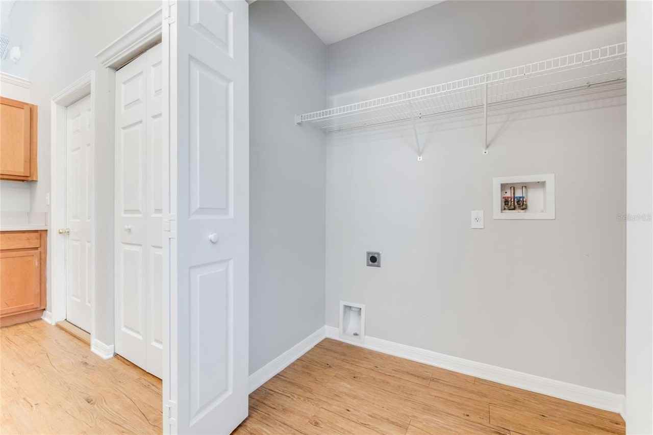 209 Parkview Dr - Photo 6 of 26