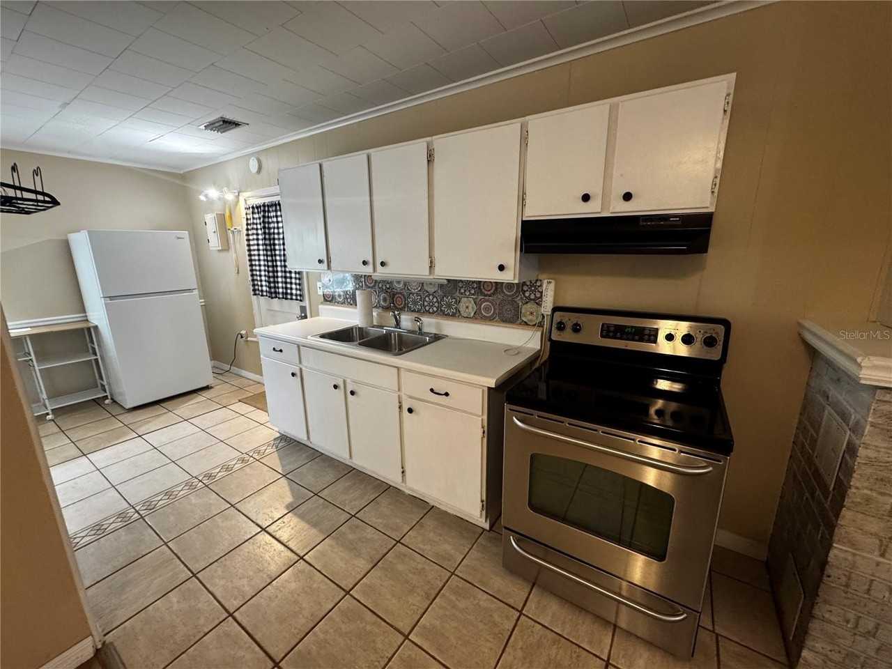 4160 Melanie Ln - Photo 4 of 10