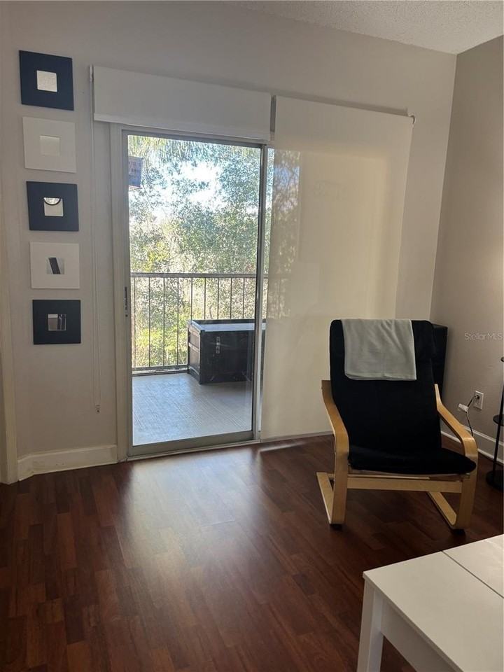 8838 Coral Palms Ct #B - Photo 3 of 21