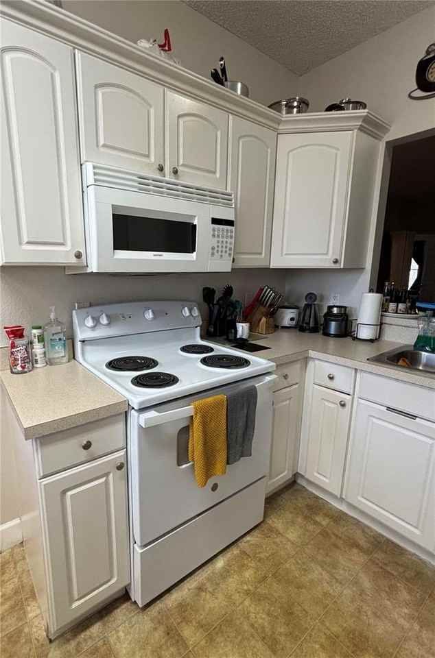 8838 Coral Palms Ct #B - Photo 7 of 21