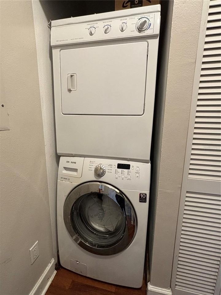 8838 Coral Palms Ct #B - Photo 6 of 32