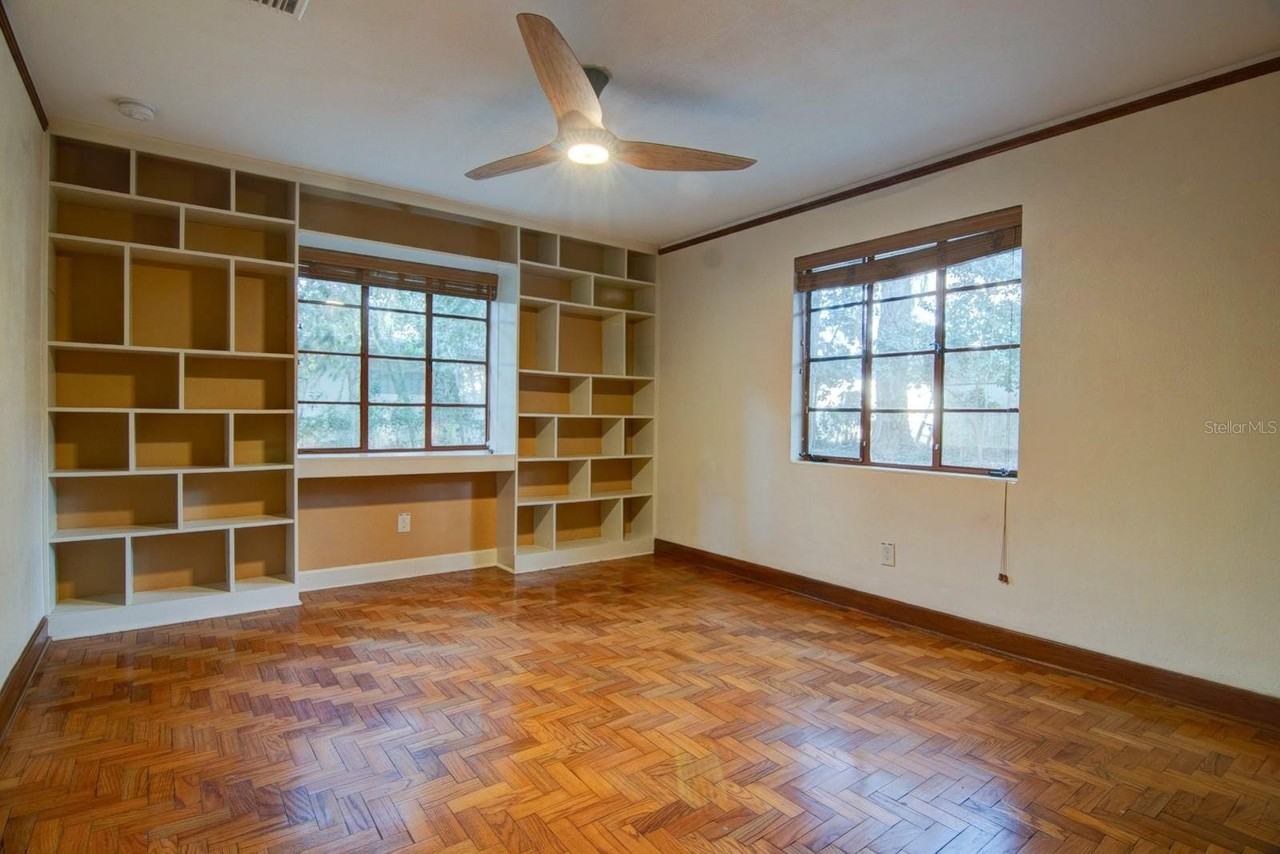 2049 Nw 9th Ave - Photo 4 of 14