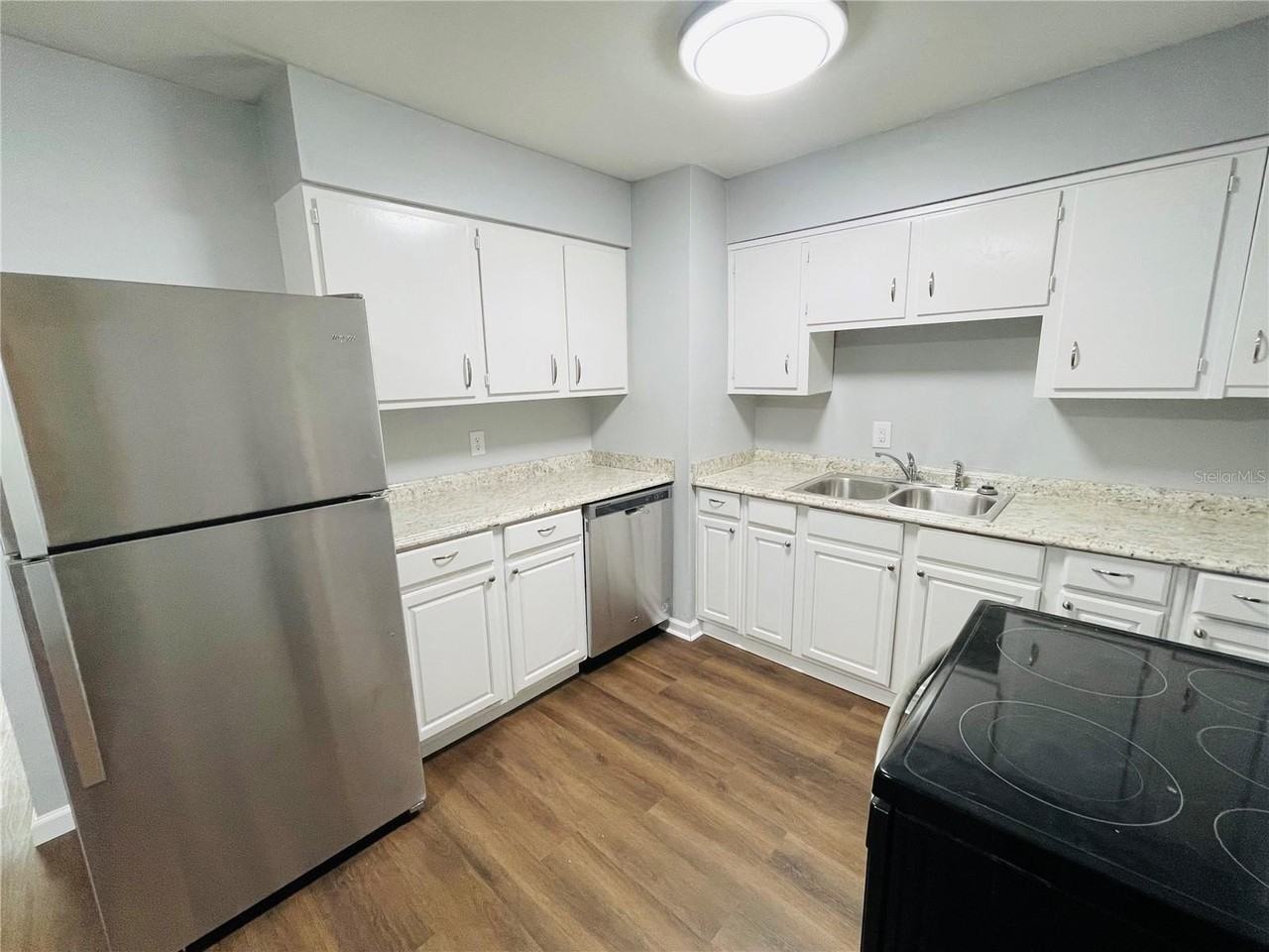 6826 Sw 52nd Ave - Photo 4 of 13