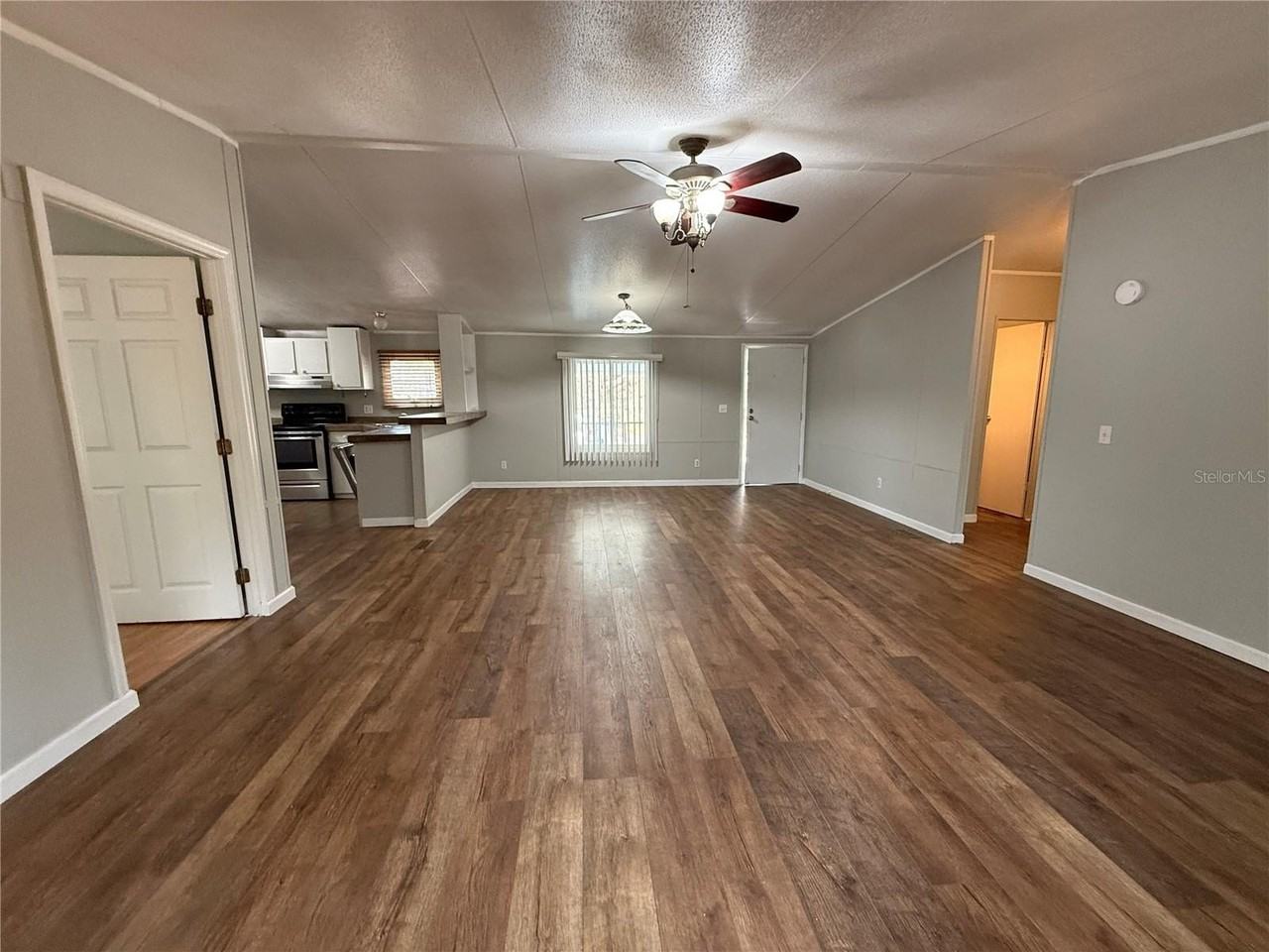 3209 Nw 128th Ln - Photo 4 of 47