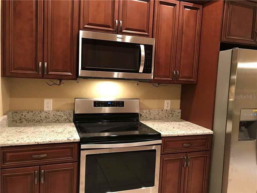 6805 Shimmering Dr - Photo 7 of 28