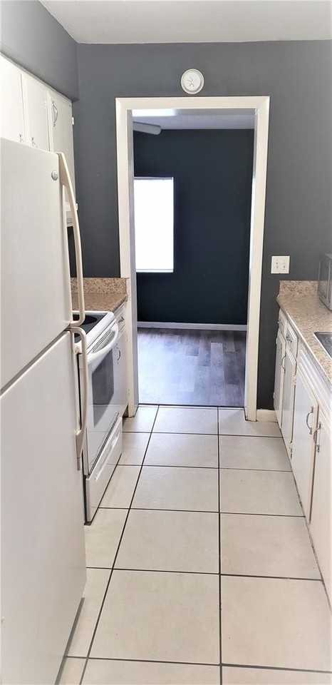 5916 May St - Photo 5 of 30