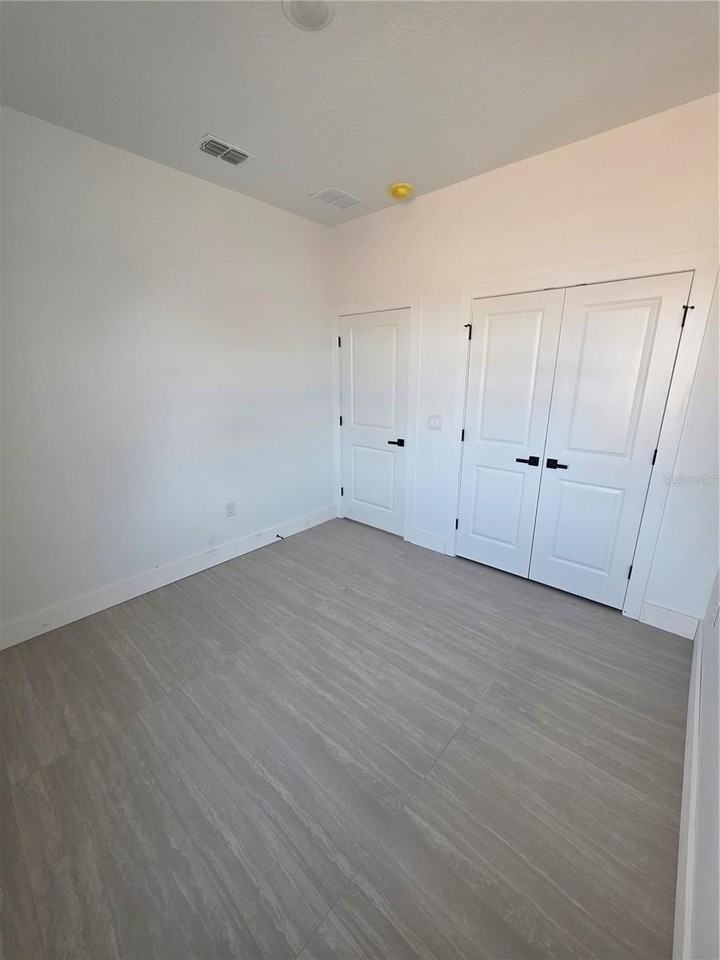 113 E Bullard Ave - Photo 6 of 9