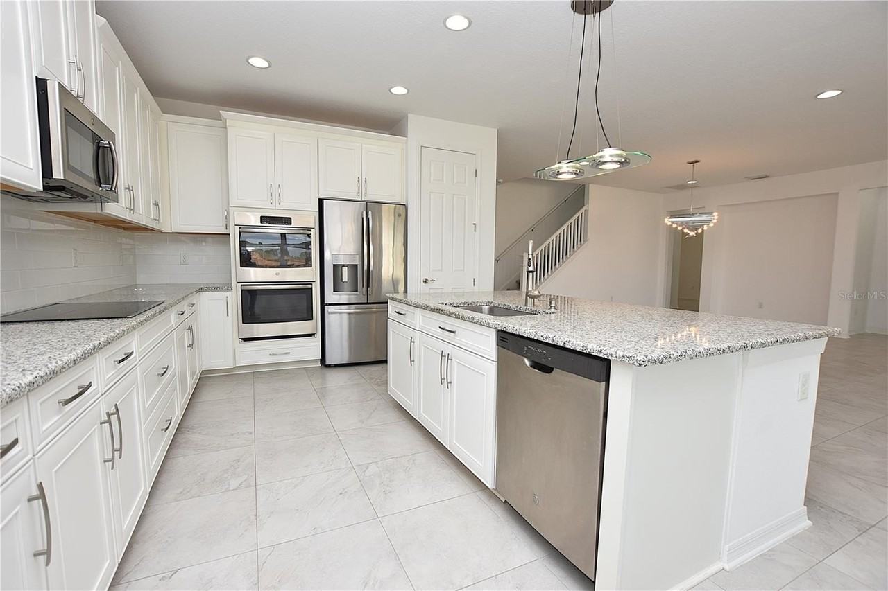 3953 Aquilla Dr - Photo 6 of 50