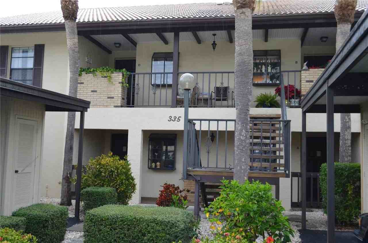 375 Three Lakes Ln #A