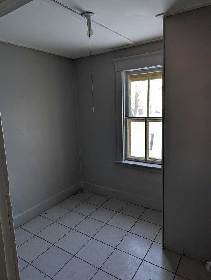 1725 Ottawa St #1 - Photo 3 of 6