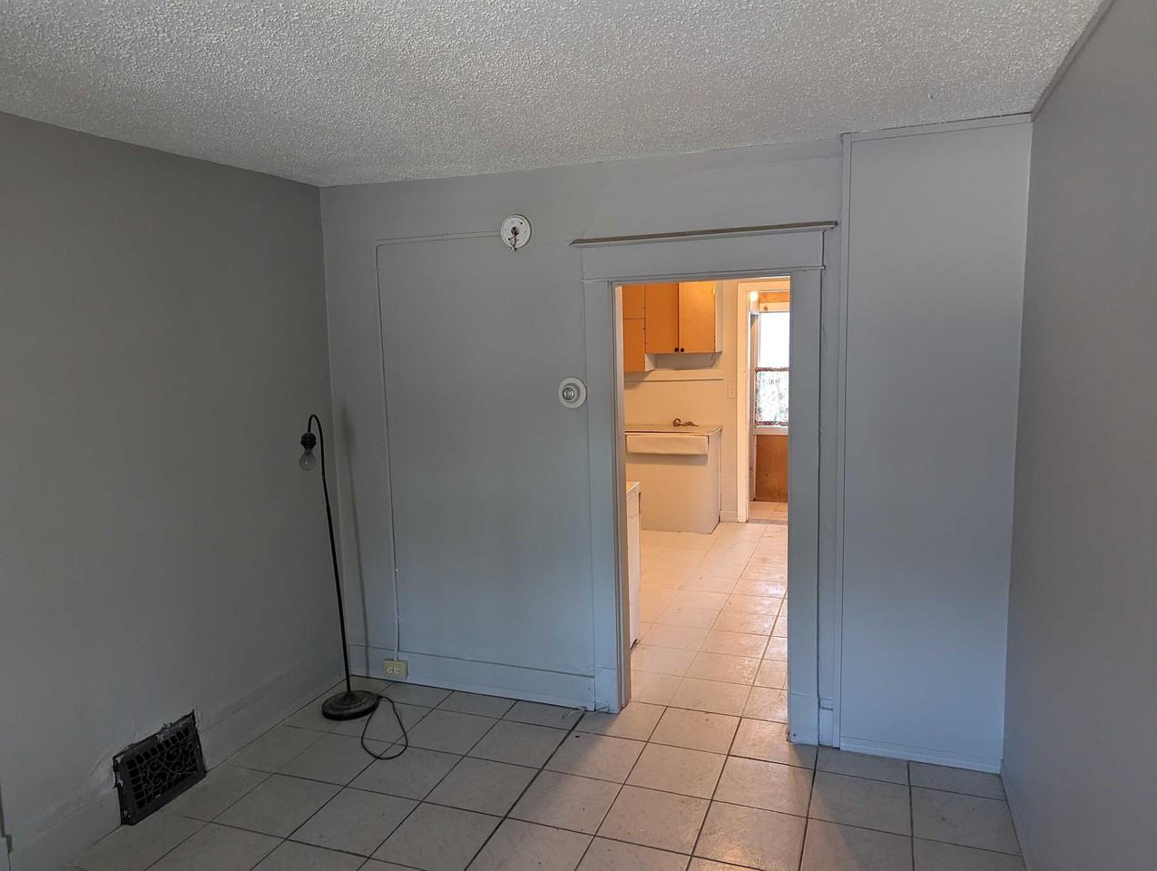 1725 Ottawa St #1 - Photo 4 of 6