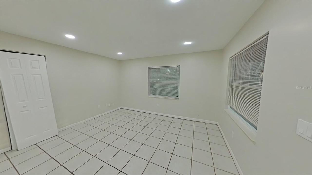 6027 Woods St #B - Photo 3 of 17