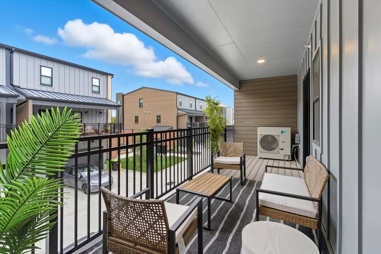 BLUME NKC - Photo 7 of 11